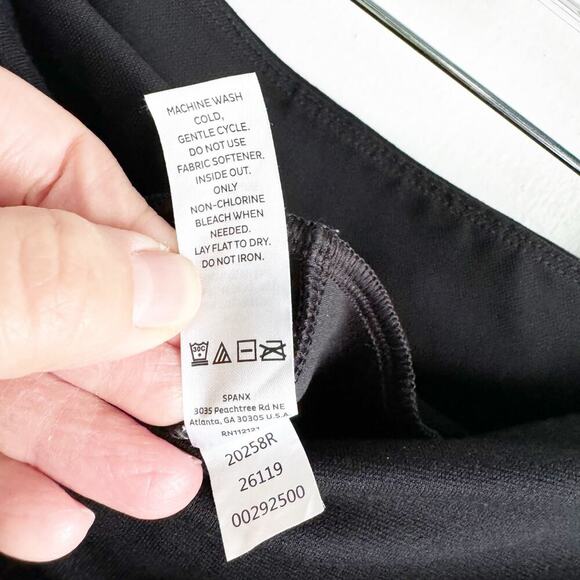 Assets by SPANX All Over Faux Leather Shaping Slimming Smoothing Leggings Size L - Picture 8 of 9